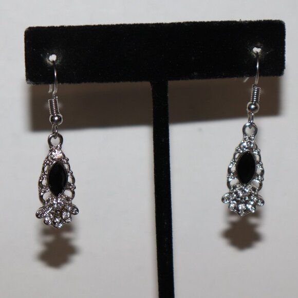 🖤 Silver & Black Gem Dangle Earrings – 1 5/8" - Picture 1 of 4